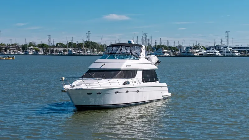 Slide: The Image of 1999 Carver 530 Voyager - 6043743