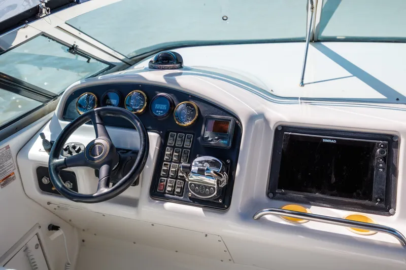 Slide: The Image of 1999 Carver 530 Voyager - 6043643