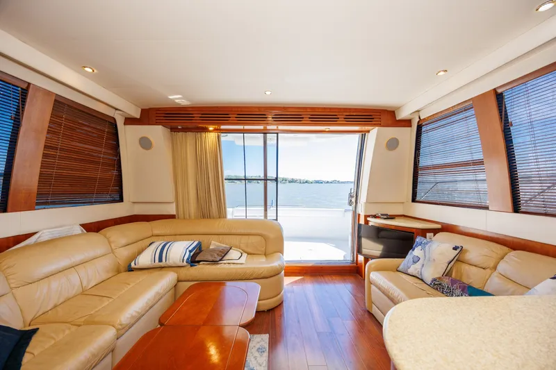 Slide: The Image of 1999 Carver 530 Voyager - 6043646