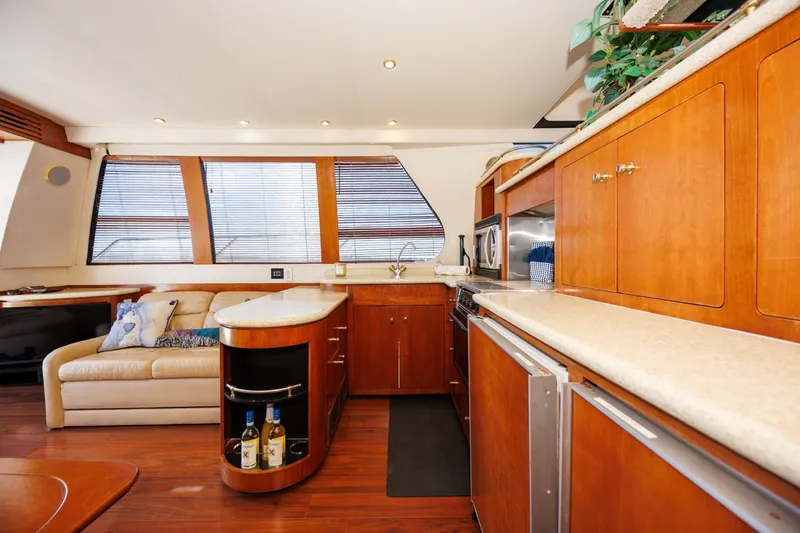 Slide: The Image of 1999 Carver 530 Voyager - 6043647