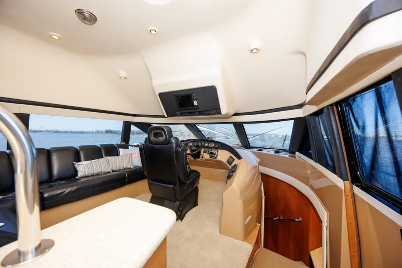 Slide: The Image of 1999 Carver 530 Voyager - 6043648