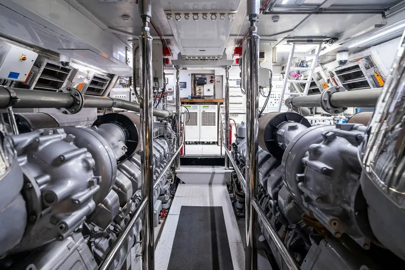 Slide: The Image of Mangusta 130 2005 - 6044080