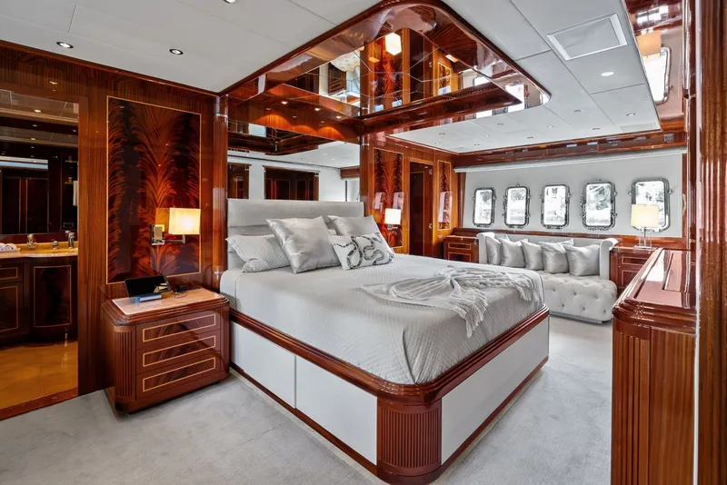 Slide: The Image of Mangusta 130 2005 - 6044016