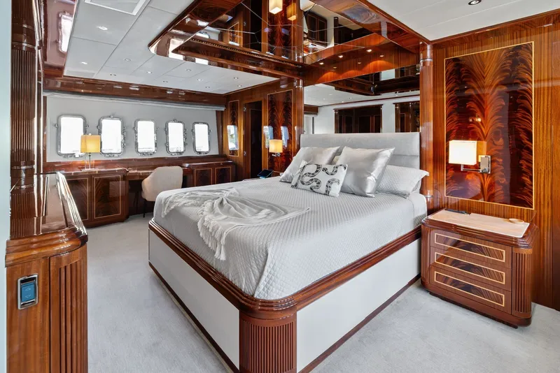 Slide: The Image of Mangusta 130 2005 - 6044017