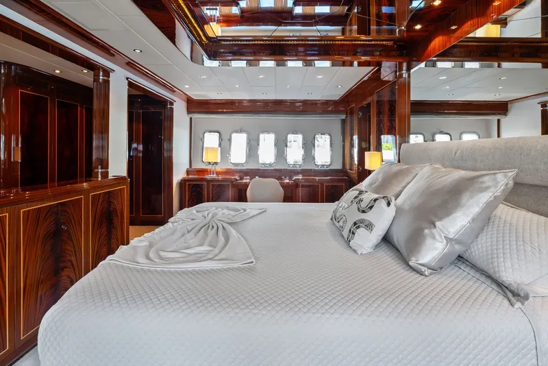 Slide: The Image of Mangusta 130 2005 - 6044018