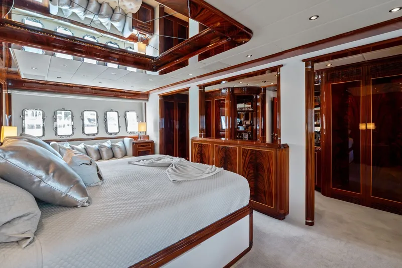 Slide: The Image of Mangusta 130 2005 - 6044019