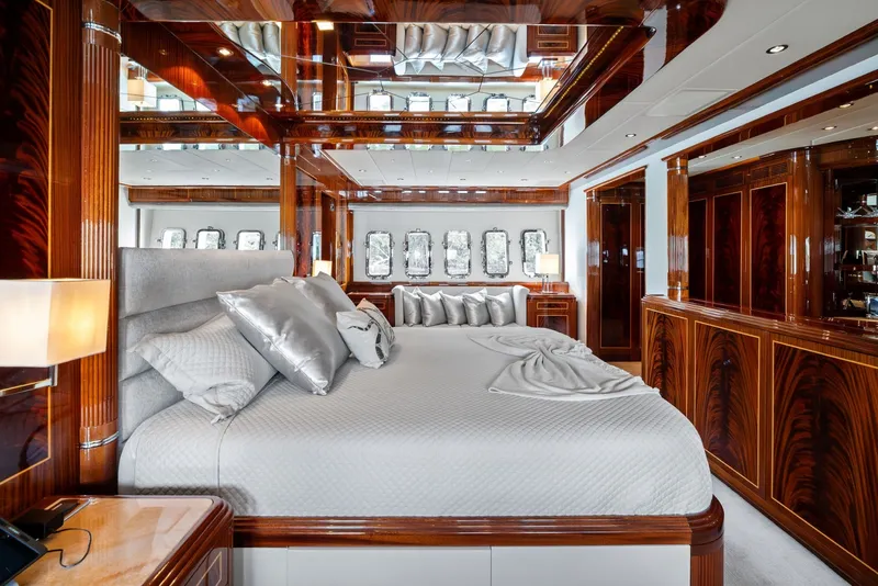 Slide: The Image of Mangusta 130 2005 - 6044020