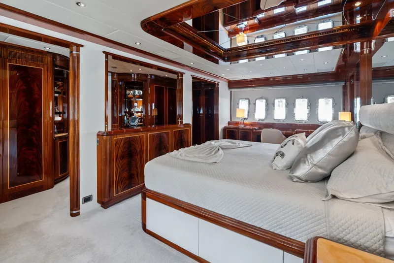 Slide: The Image of Mangusta 130 2005 - 6044021