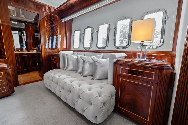 Slide: The Image of Mangusta 130 2005 - 6044022