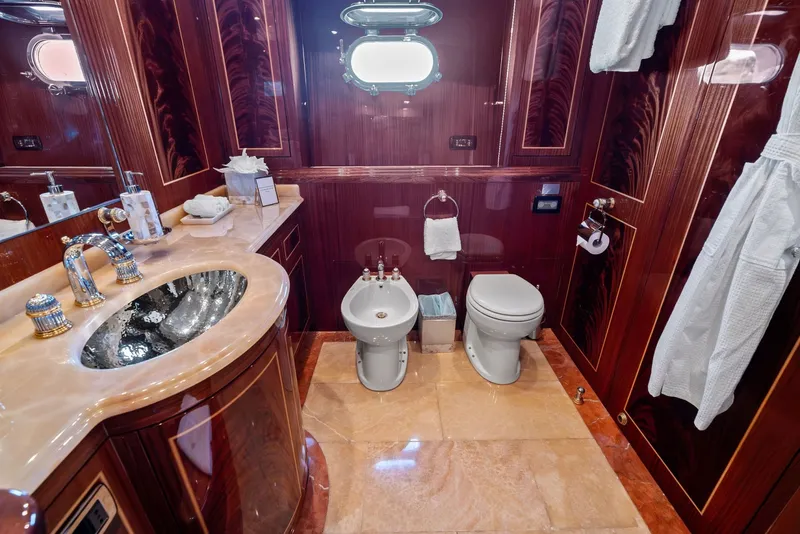 Slide: The Image of Mangusta 130 2005 - 6044010