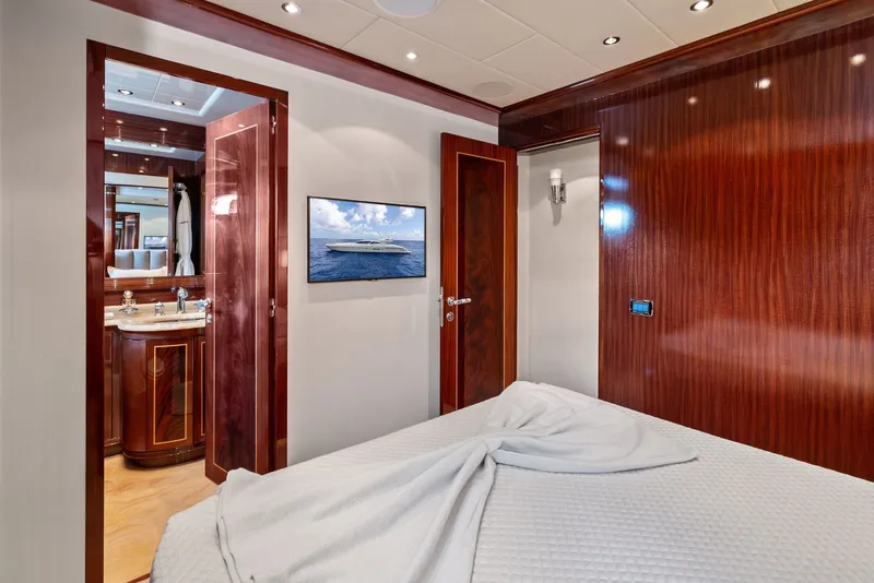 Slide: The Image of Mangusta 130 2005 - 6044034