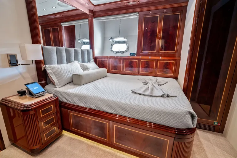 Slide: The Image of Mangusta 130 2005 - 6044040