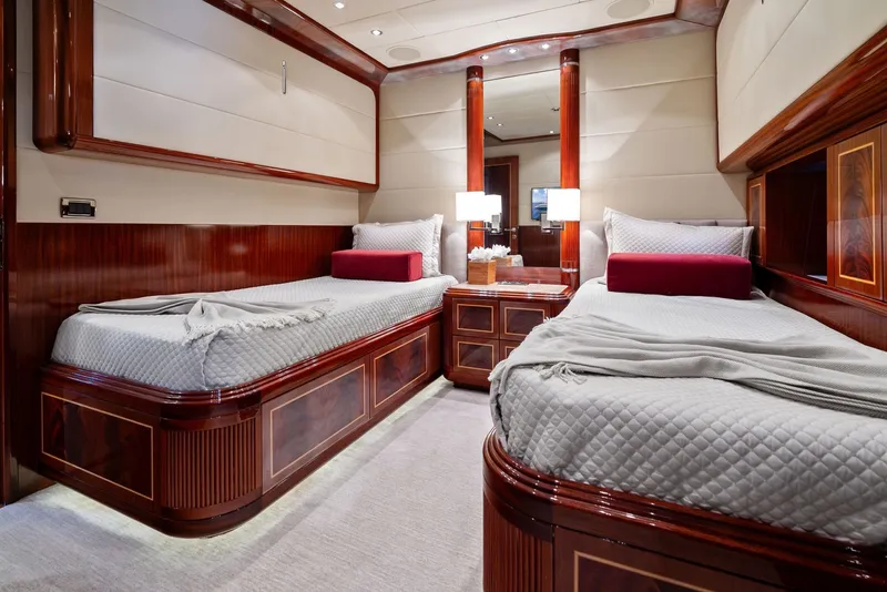 Slide: The Image of Mangusta 130 2005 - 6044046