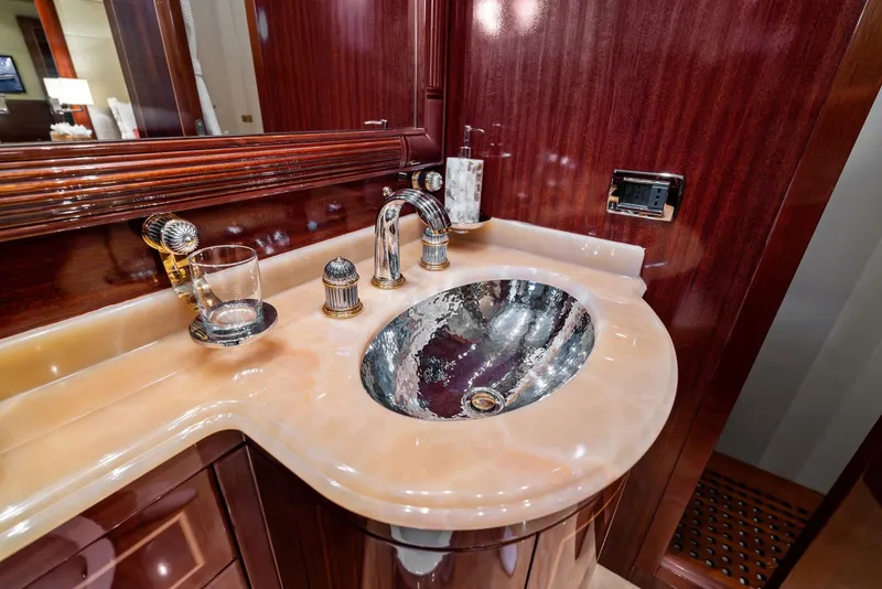 Slide: The Image of Mangusta 130 2005 - 6044055