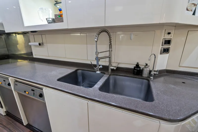 Slide: The Image of Mangusta 130 2005 - 6044059