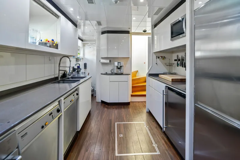 Slide: The Image of Mangusta 130 2005 - 6044064