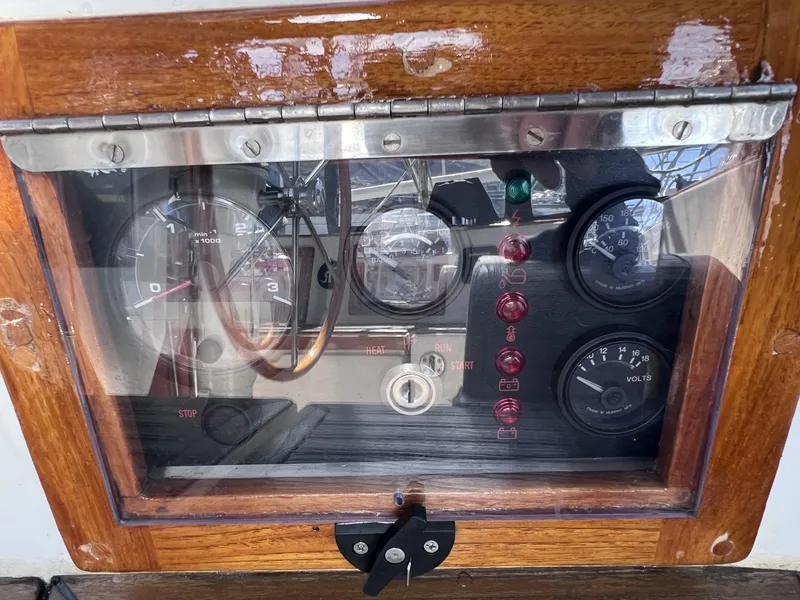 Slide: The Image of Cabo Rico 38R 1990 - 6044104