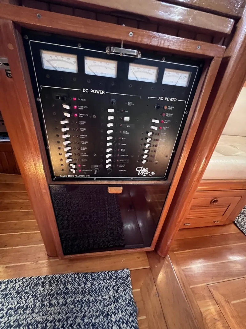 Slide: The Image of Cabo Rico 38R 1990 - 6044110