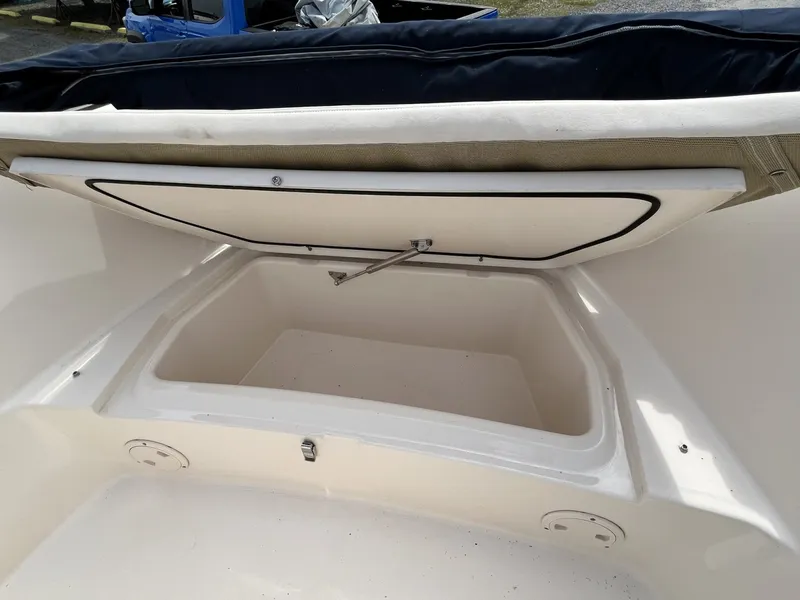 Slide: The Image of Grady-White 180 Fisherman 2022 - 6044167