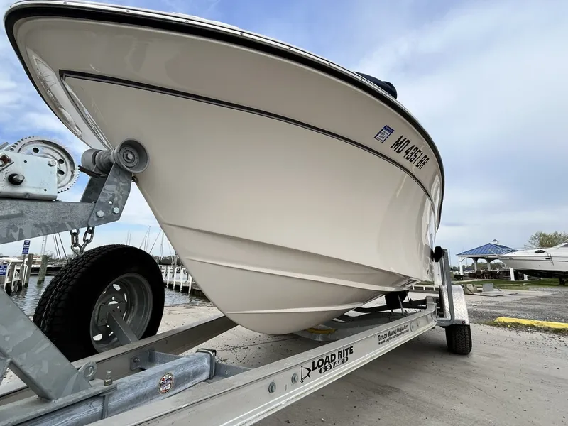 Slide: The Image of Grady-White 180 Fisherman 2022 - 6044143