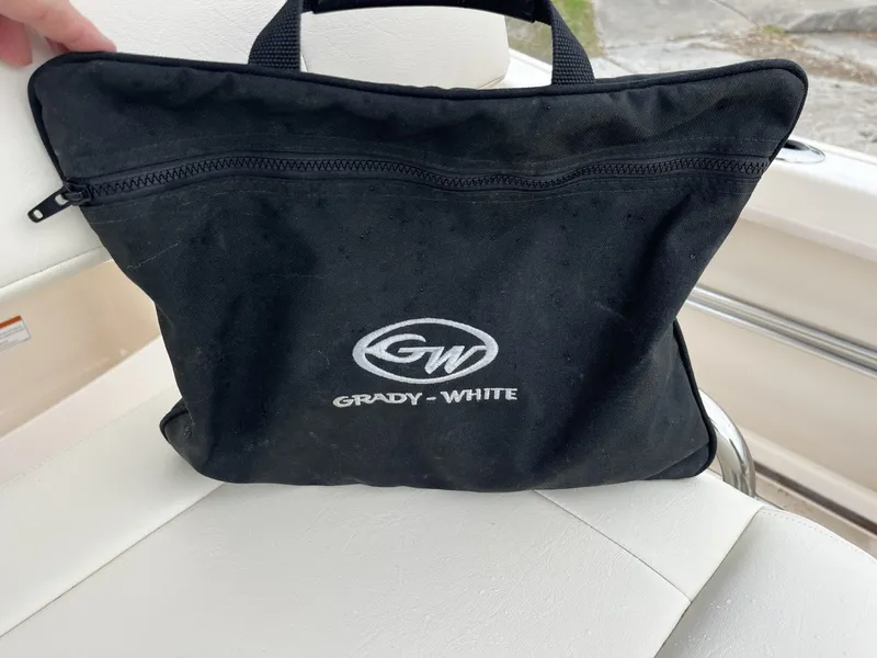 Slide: The Image of Grady-White 180 Fisherman 2022 - 6044182