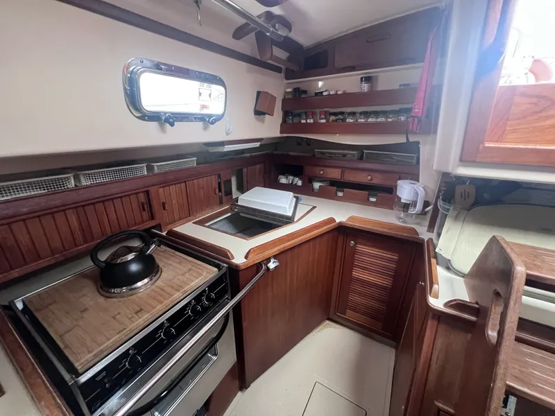 Slide: The Image of Island Packet 37 1997 - 6044203