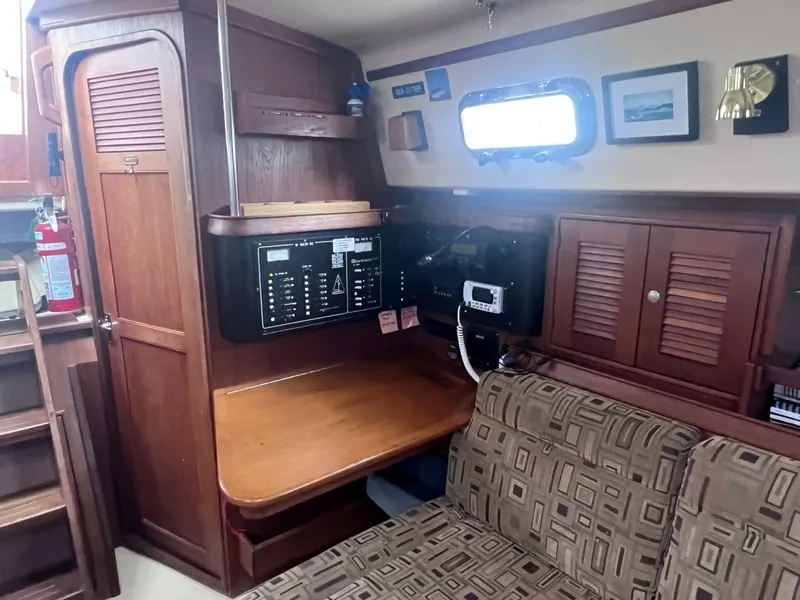 Slide: The Image of Island Packet 37 1997 - 6044210