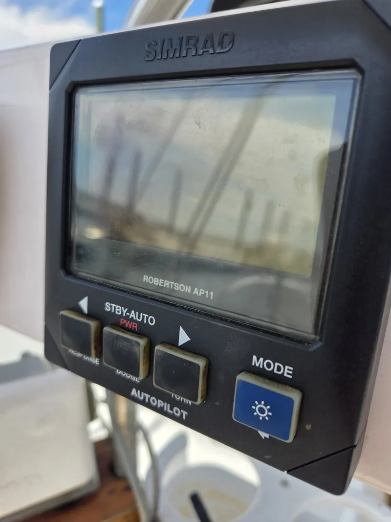 Slide: The Image of Morgan Out Island 33 1976 - 6044285