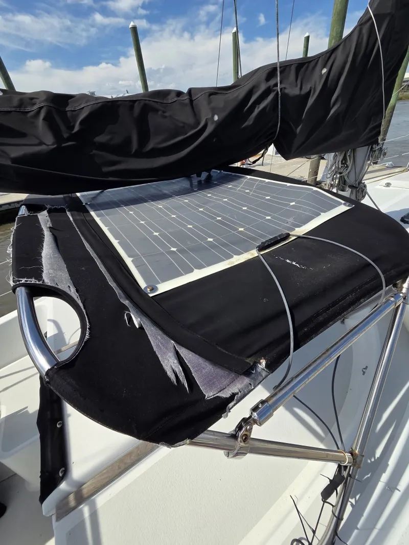 Slide: The Image of Morgan Out Island 33 1976 - 6044292