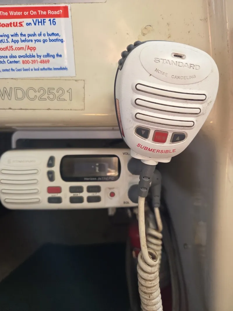 Slide: The Image of Morgan Out Island 33 1976 - 6044303