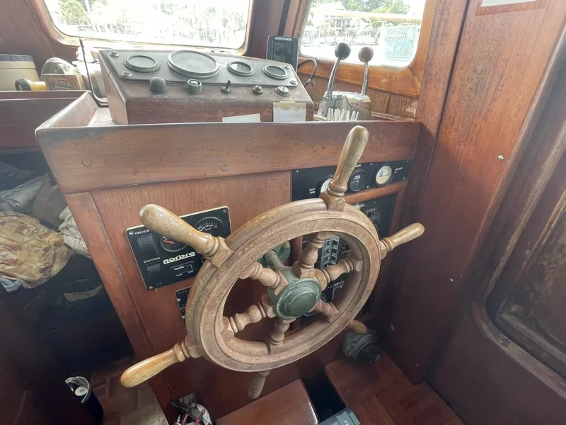 Slide: The Image of Albin 36 Trawler 1979 - 6045266