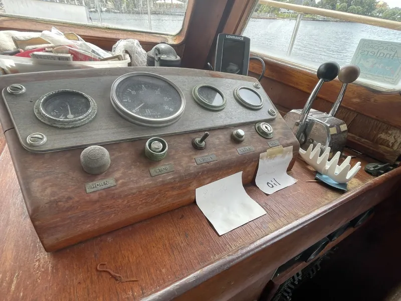 Slide: The Image of Albin 36 Trawler 1979 - 6045268