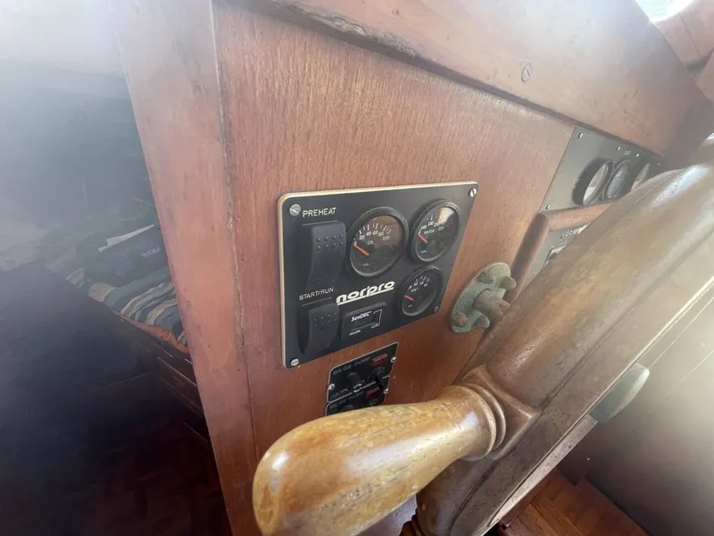 Slide: The Image of Albin 36 Trawler 1979 - 6064390