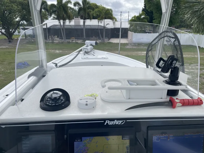 Slide: The Image of Parker Marine 25SE 2022 - 6045155