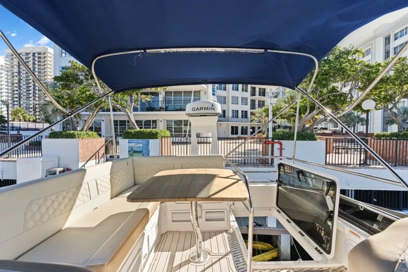 Slide: The Image of Regal 42 Fly 2020 - 6045325