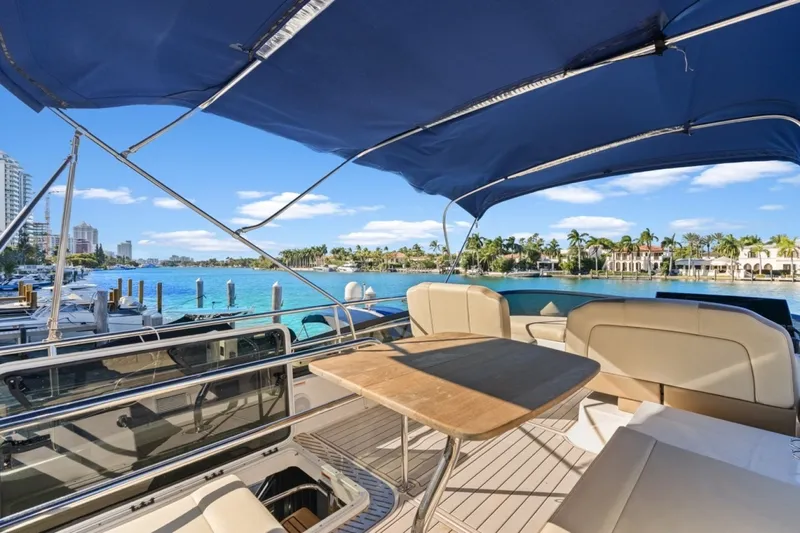 Slide: The Image of Regal 42 Fly 2020 - 6045326