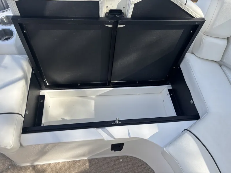 Slide: The Image of Rinker 290 EC 2014 - 6045397