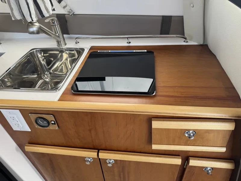 Slide: The Image of Cutwater C-24 2022 - 6045638