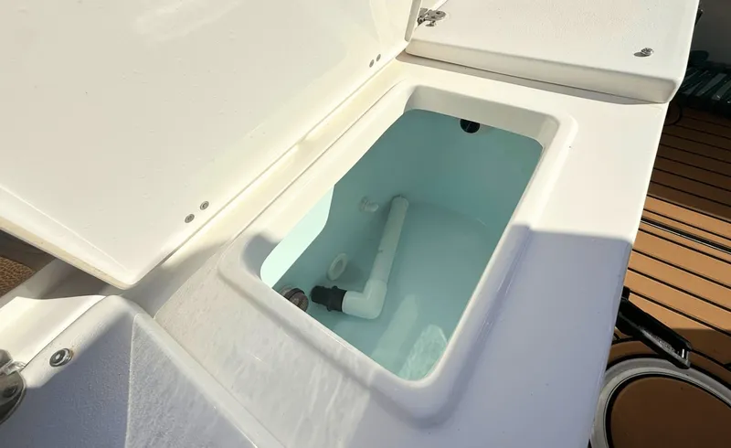 Slide: The Image of Sea Hunt Ultra 229 2021 - 6045701