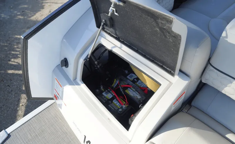 Slide: The Image of Crest 230 Caribbean LX 2023 - 6045777