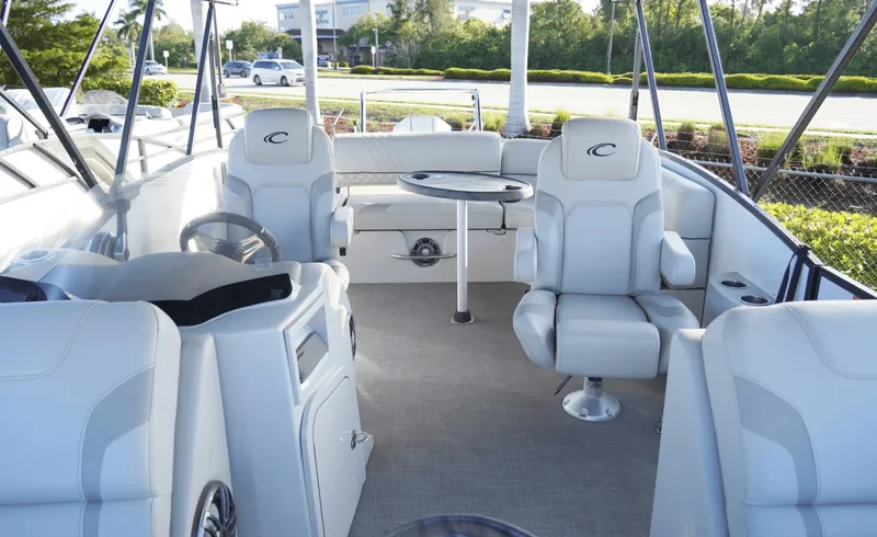 Slide: The Image of Crest 230 Caribbean LX 2023 - 6045785