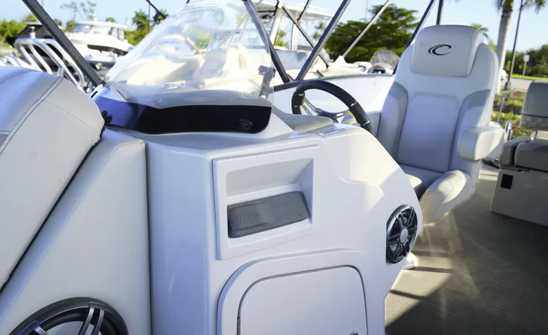 Slide: The Image of Crest 230 Caribbean LX 2023 - 6045786