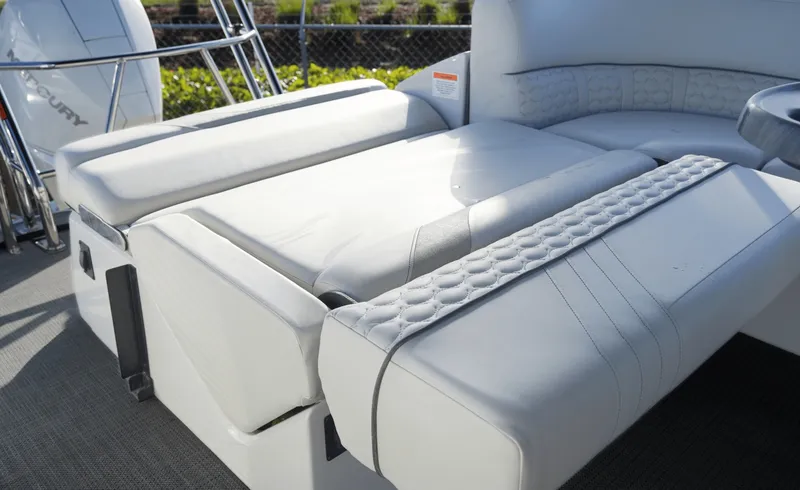 Slide: The Image of Crest 230 Caribbean LX 2023 - 6045789