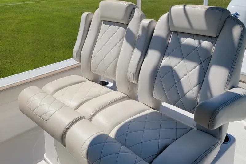 Slide: The Image of Blue Wave 2800 Makaira 2021 - 6045804