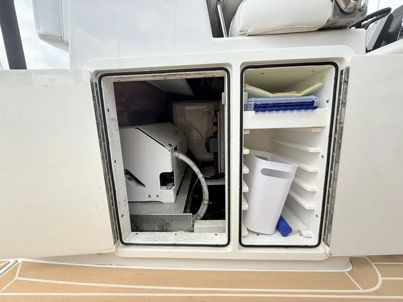 Slide: The Image of Jupiter 38 - PLAYPEN - Cockpit Storage 2020 Jupiter 38HFS - PLAYPEN - 6045811