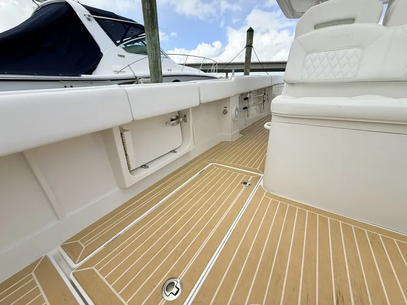 Slide: The Image of Jupiter 38 - PLAYPEN - Aft Deck 2020 Jupiter 38HFS - PLAYPEN - 6045818