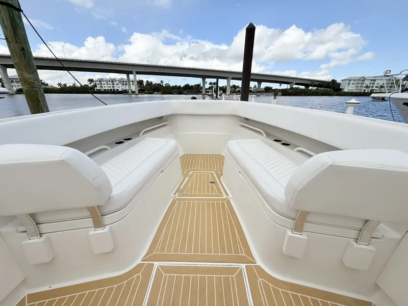 Slide: The Image of Jupiter 38 - PLAYPEN - Bow 2020 Jupiter 38HFS - PLAYPEN - 6045830