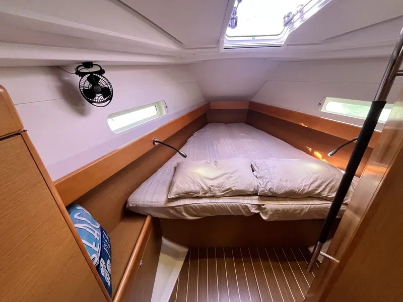 Slide: The Image of Jeanneau 41 DS 2015 - 6046030