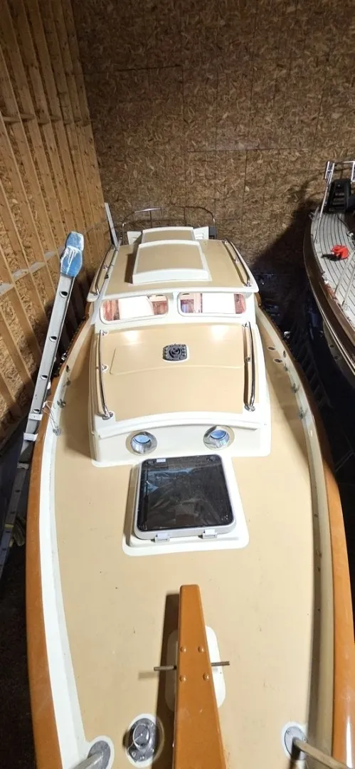 Slide: The Image of Eastsail All Weather 25 2025 - 6046036