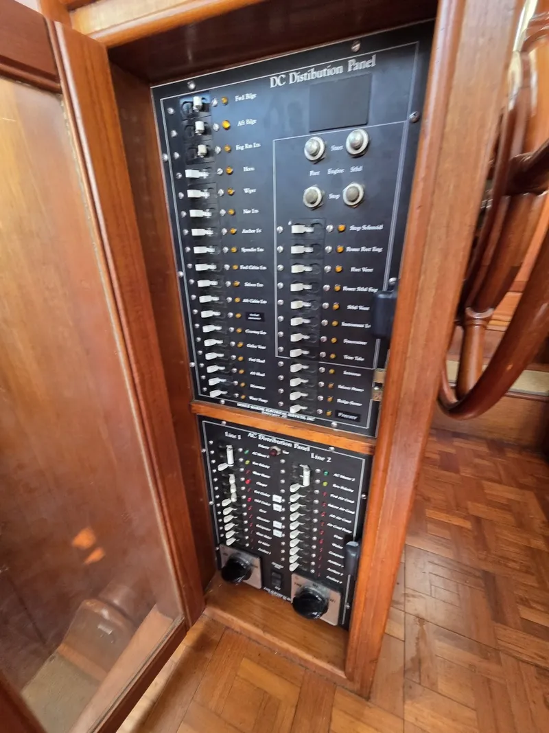 Slide: The Image of Grand Banks Classic 46 1989 - 6046330